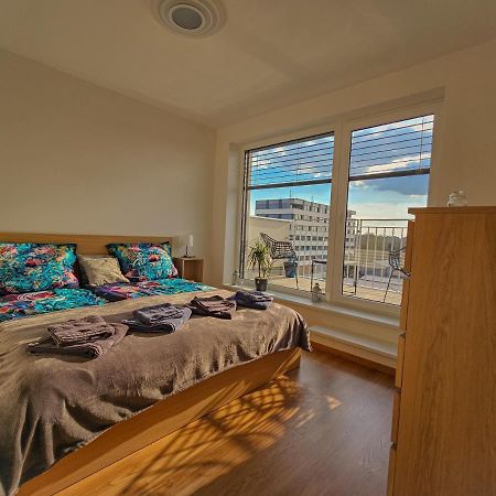 Modern Flat With Large Terrace Daire Hradec Králové Dış mekan fotoğraf