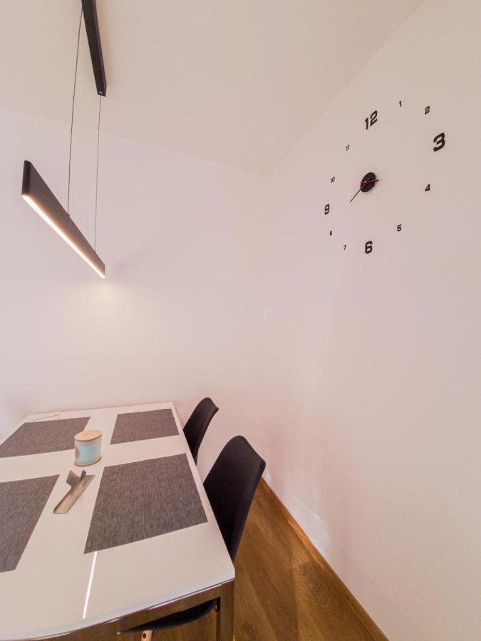 Modern Flat With Large Terrace Daire Hradec Králové Dış mekan fotoğraf