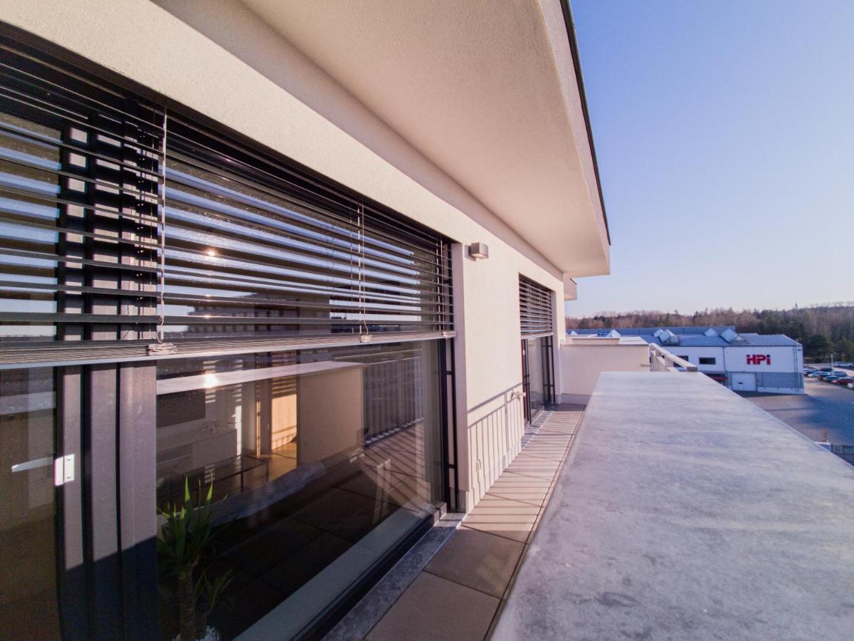 Modern Flat With Large Terrace Daire Hradec Králové Dış mekan fotoğraf