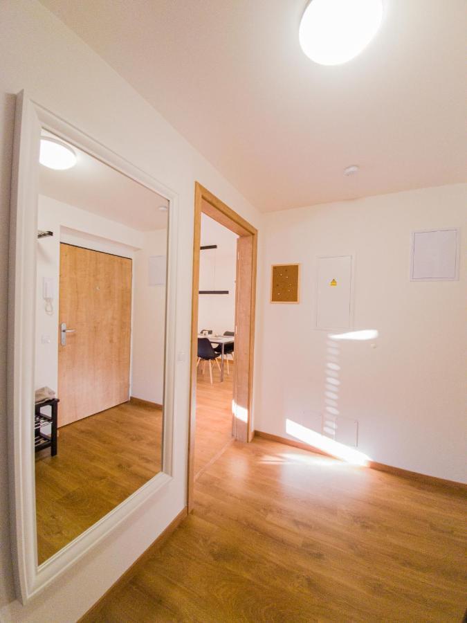 Modern Flat With Large Terrace Daire Hradec Králové Dış mekan fotoğraf